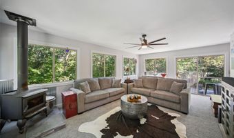 34089 Mill Creek Dr, Adel, IA 50003