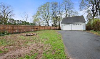 19 Beckwith Dr, Plainville, CT 06062