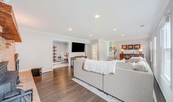 4005 KLOMAN St, Annandale, VA 22003