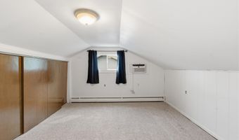 11 James Dr, Albany, NY 12211