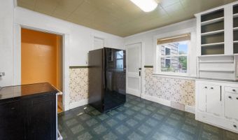 164 7th St, Bangor, ME 04401