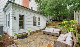 1805 ARMY NAVY Dr, Arlington, VA 22202