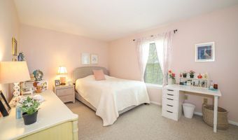 53 Brushy Plain Rd APT 5A, Branford, CT 06405