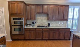 43161 BARNSTEAD Dr, Ashburn, VA 20148