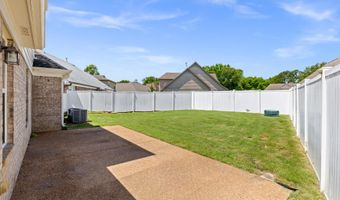 8924 VILLAGE LAKE Ln, Bartlett, TN 38002