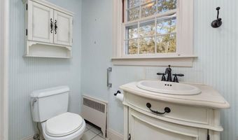555 Great Rd, Lincoln, RI 02865