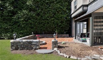 107 Old Beach Rd 2, Newport, RI 02840