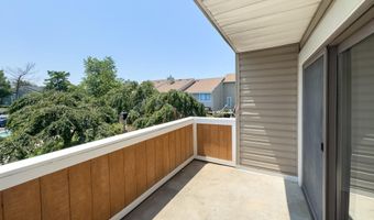 5766 VILLAGE GREEN Dr 10/5766, Alexandria, VA 22309