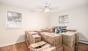 24 Prospect Dr, Brookfield, CT 06804