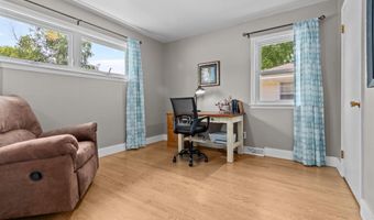 2015 E COLLEGE Ave, Appleton, WI 54915