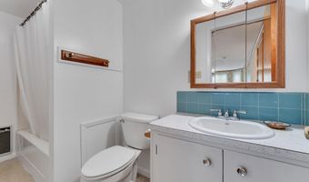 4 Long St, Barre, VT 05641