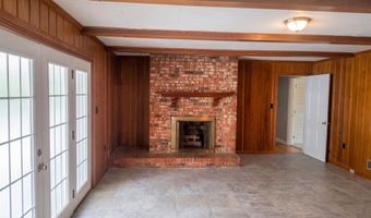 1307 Sunnyhill Dr, Camden, SC 29020