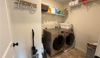 987 Hawkin Ln, Aurora, OH 44202