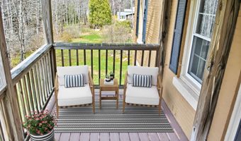 20 Oak Grove Ave, Bath, ME 04530