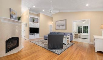 2393 Scituate Ave, Cranston, RI 02831