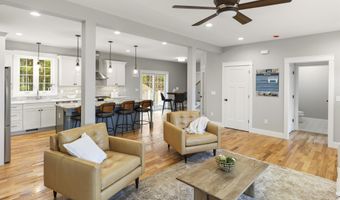 8 Stone Creek Dr, Brentwood, NH 03833