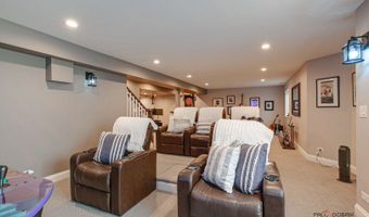 705 N Kaspar Ave, Arlington Heights, IL 60004