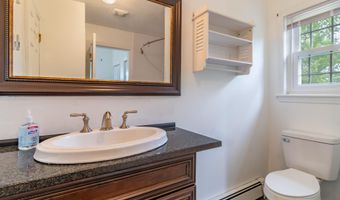 95 Yankee Ave, Bangor, ME 04401