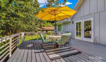5 Fairway Dr, Arden, NC 28704