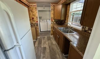 466 E Maple St, Berne, IN 46711