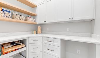 1801 Golfview Dr, Auburn, IN 46706