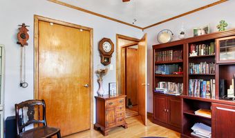 916 Hillcrest Dr, Adrian, MI 49221