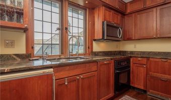 57 Ledge Rd 2, Newport, RI 02840