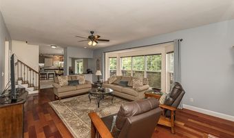 733 Castle Ridge Dr, Ballwin, MO 63021