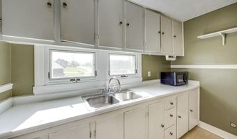 1107 N 3rd St, Bardstown, KY 40004