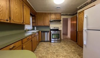 912 S Runnels, De Kalb, TX 75559