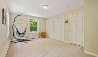 78 Hitching Post Ln, Bedford, NH 03110