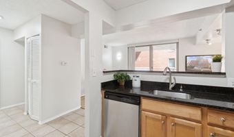 1001 N VERMONT St 212, Arlington, VA 22201
