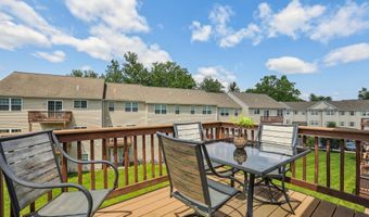 27 Riverview Ct 27, Brookfield, CT 06804