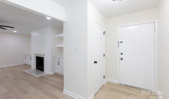 8356 Meadow Lakes Dr, Charlotte, NC 28210
