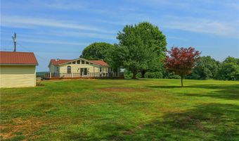 706 Hall Rd, Clay, PA 16001