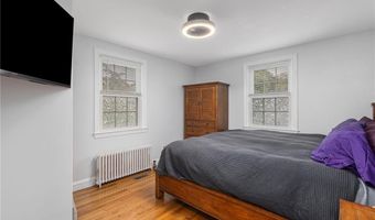 22 Franconia Dr, Cranston, RI 02920