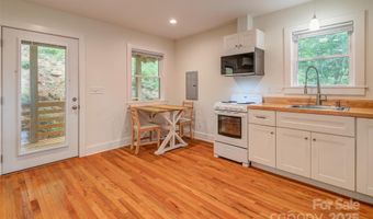 9 Koenig Way, Asheville, NC 28804