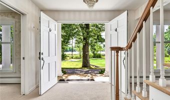 14 Reservoir Ave, Johnston, RI 02919