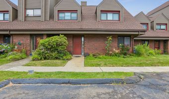 70 Montoya Dr 70, Branford, CT 06405