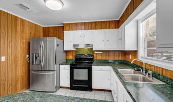 14137 Dundeewood Rd, Biloxi, MS 39532