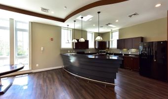 4113 S FOUR MILE RUN Dr #404, Arlington, VA 22204