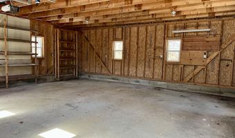 8 Pine Hill Dr, Belfast, ME 04915