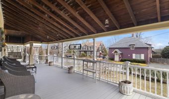55 Hunter Ave, Newport, RI 02840
