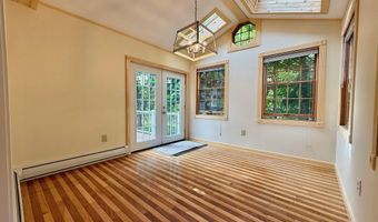 5 Greenfield Ave, Bangor, ME 04401