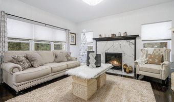 1360 Fairlane Dr, Ann Arbor, MI 48104