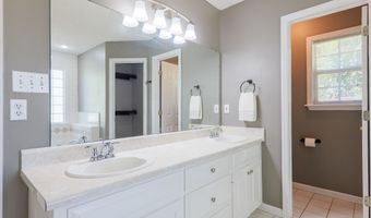 555 Cox Still, Adel, GA 31620