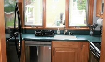 9 Rosita Ave, Bristol, RI 02809