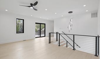 2007 S JOYCE St, Arlington, VA 22202