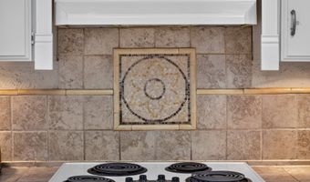 21986 LAUREL Ave, Aurora, OR 97002