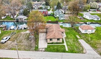 2037 W Park Dr, Algonac, MI 48001